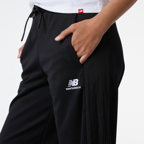 Pantalón New Balance de Dama ATHLETICS AMPLIFIED-WP21502BK BLACK