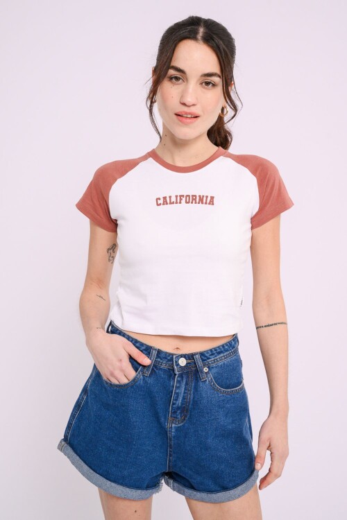 Remera estampada Bordo