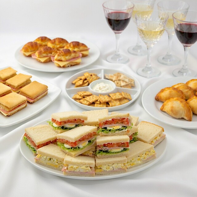 Lunch - 4 a 6 Personas Lunch - 4 a 6 Personas