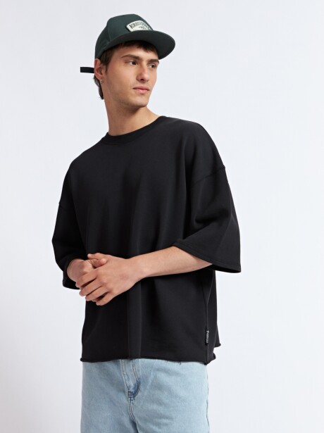 REMERA STONE NEGRO