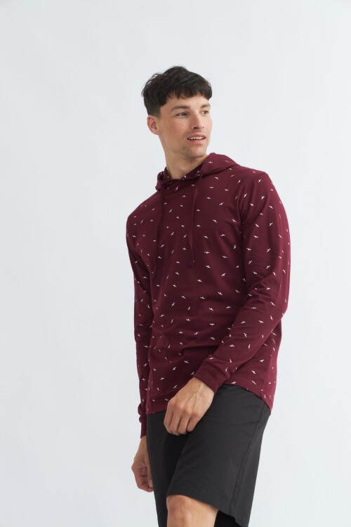 Remera estampada con capucha - Hombre MARRON