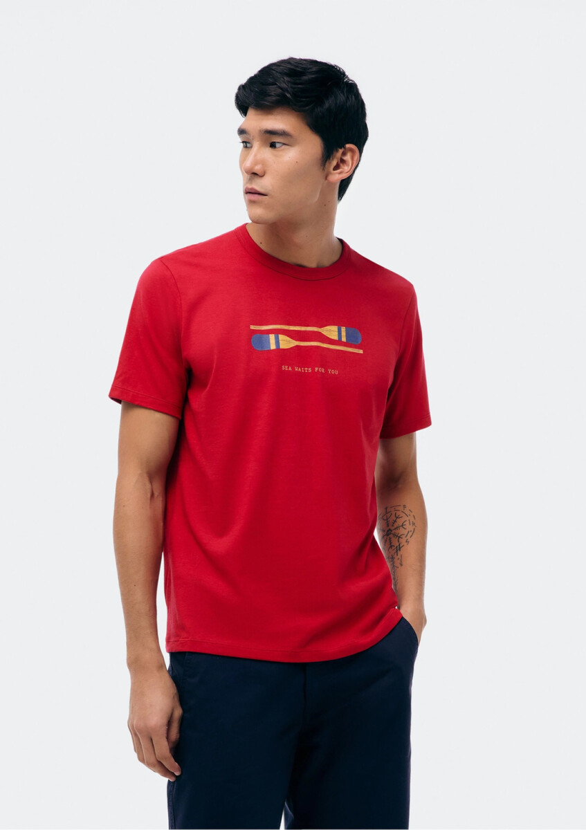 CAMISETA CON ESTAMPA - ROJO 