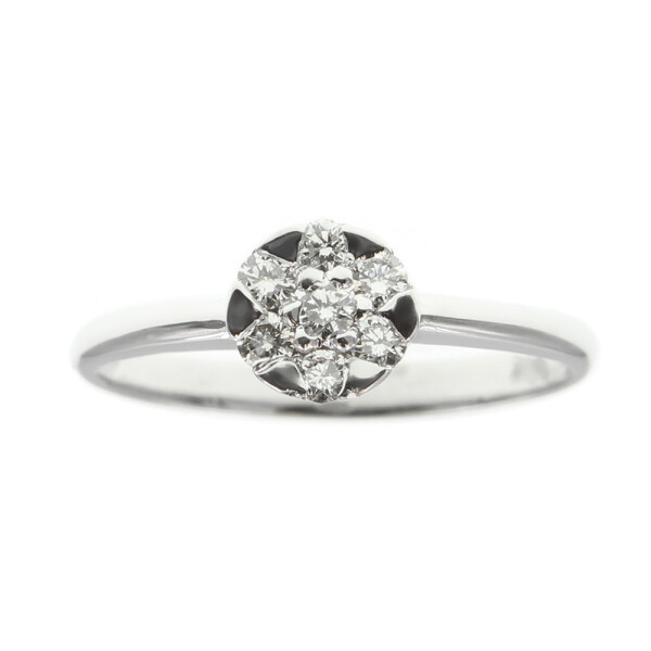 Anillo Carmen en oro blanco 18k con brillantes Anillo Carmen en oro blanco 18k con brillantes