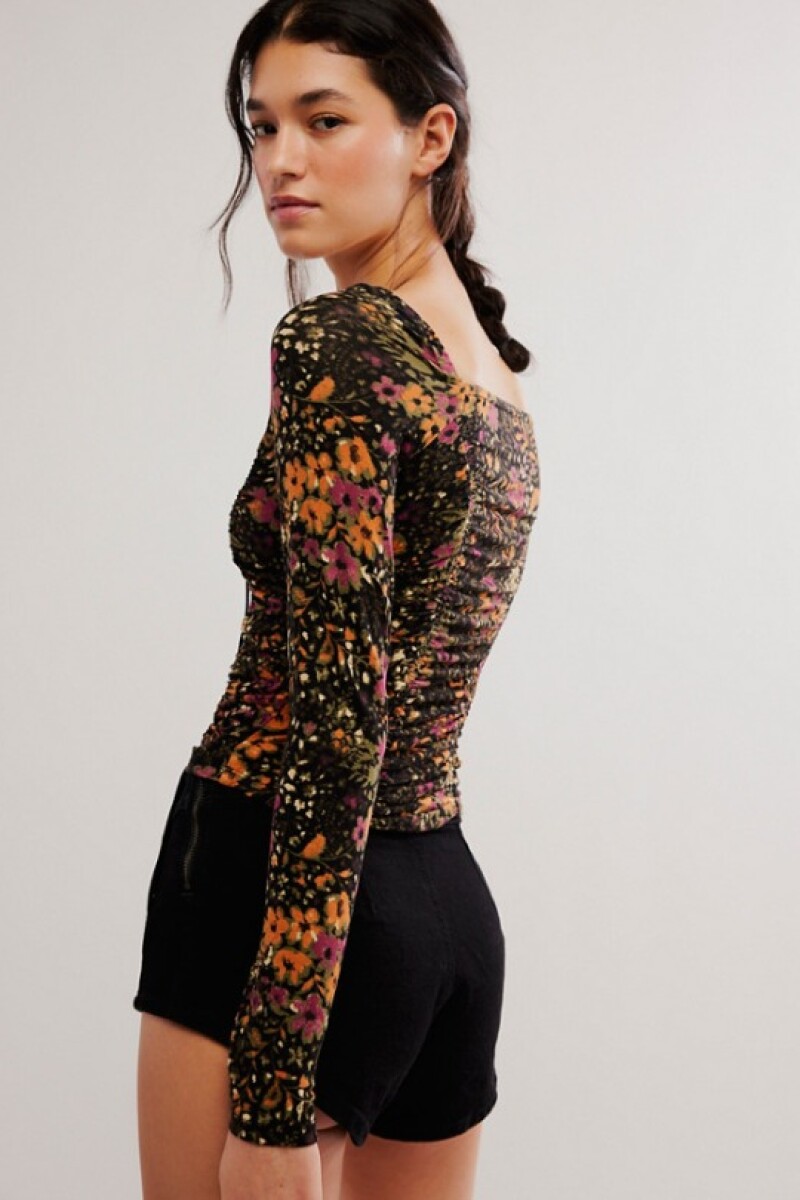 LAYER IT ON ME Negro