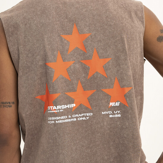 Musculosa Pulau Starship Marrón