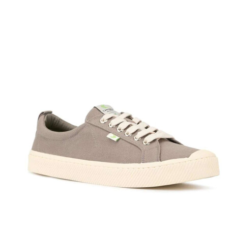 Championes Cariuma Oca Low Gris