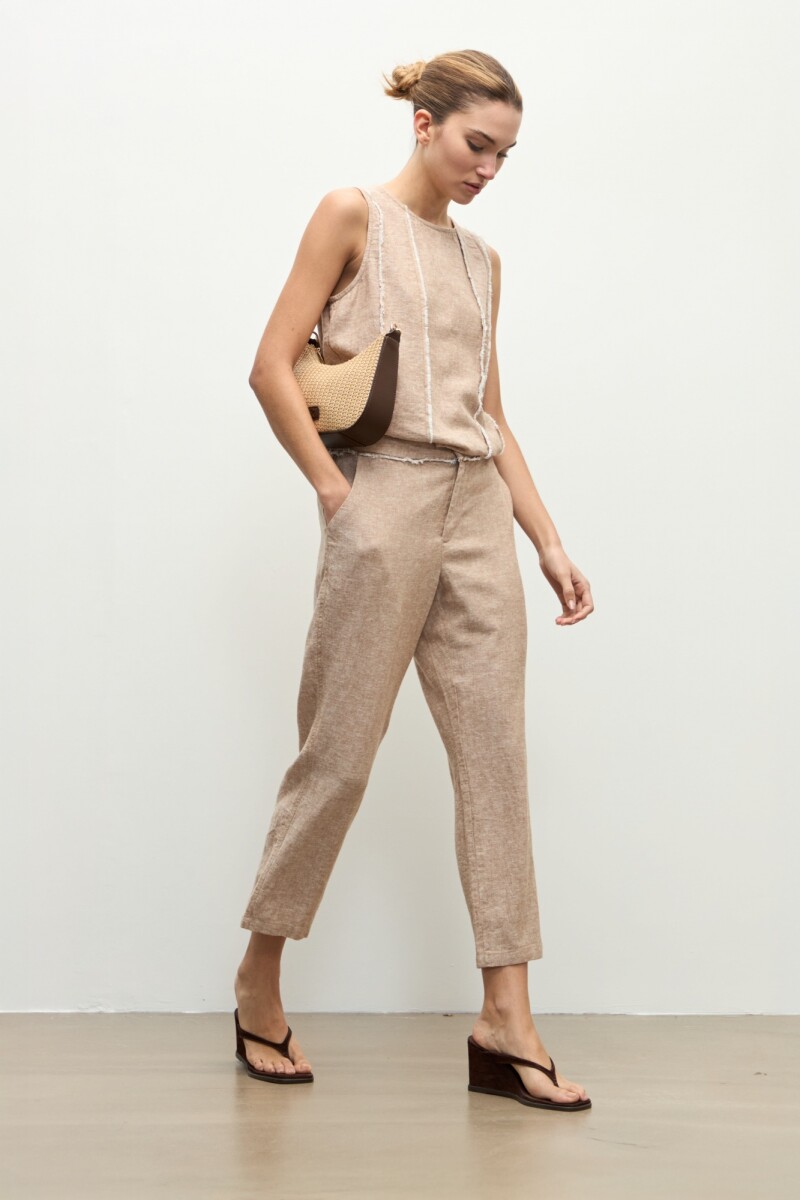 Pantalon capri lino detalle desflecado - tostado melange 