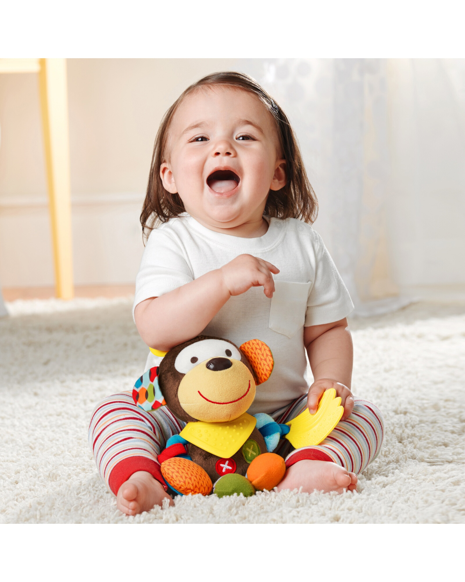 Peluche colgante multisensorial, diseño mono Peluche colgante multisensorial, diseño mono