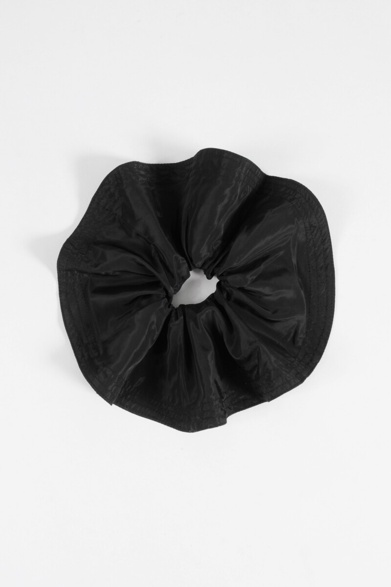 Gomita tela scrunchie oversize negro