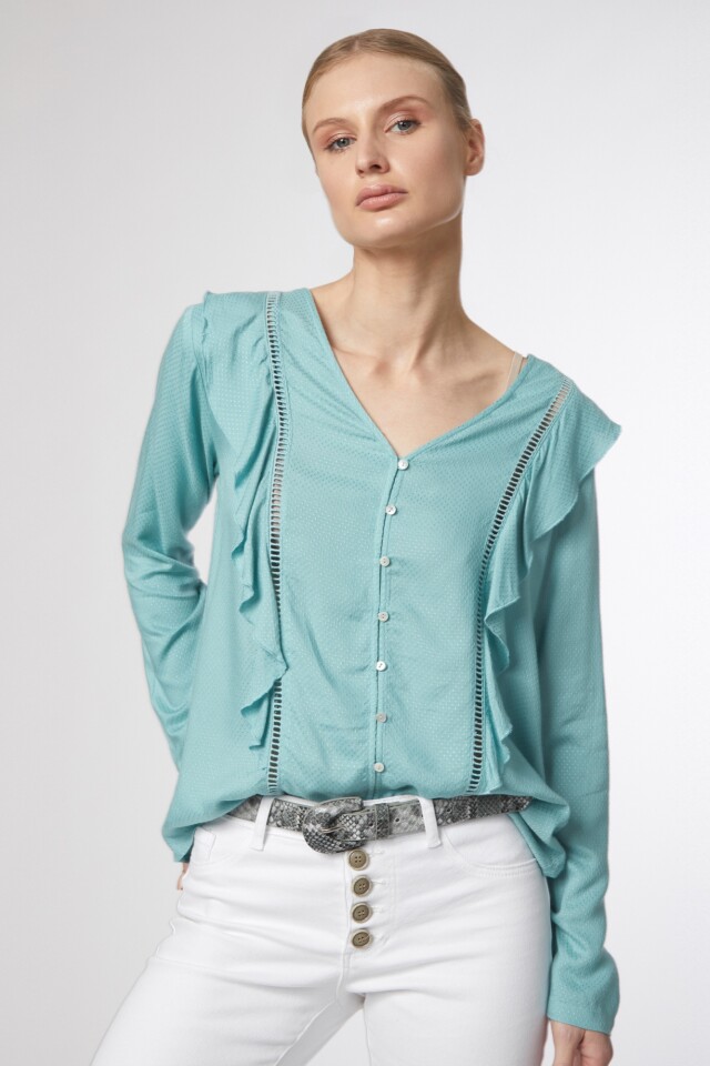 Blusa con volados verde pastel