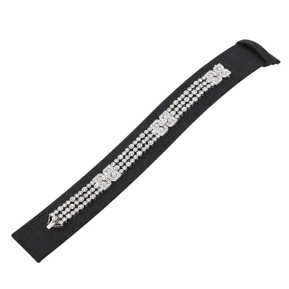 Hermosa pulsera en oro 18k y brillantes. Hermosa pulsera en oro 18k y brillantes.