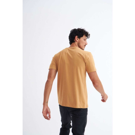 Remera básica Carpi Camel