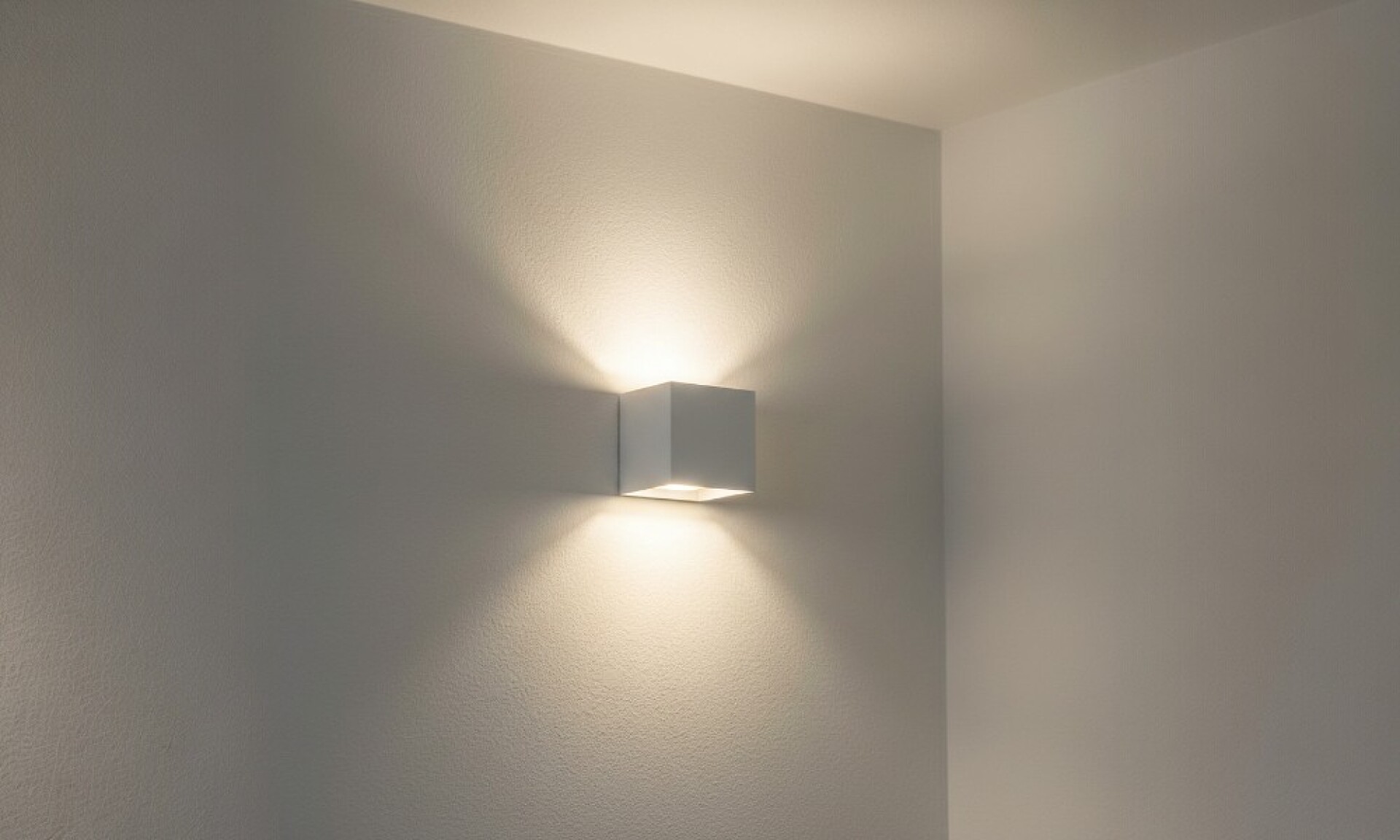 Luminaria De Pared Hb1073-wh 