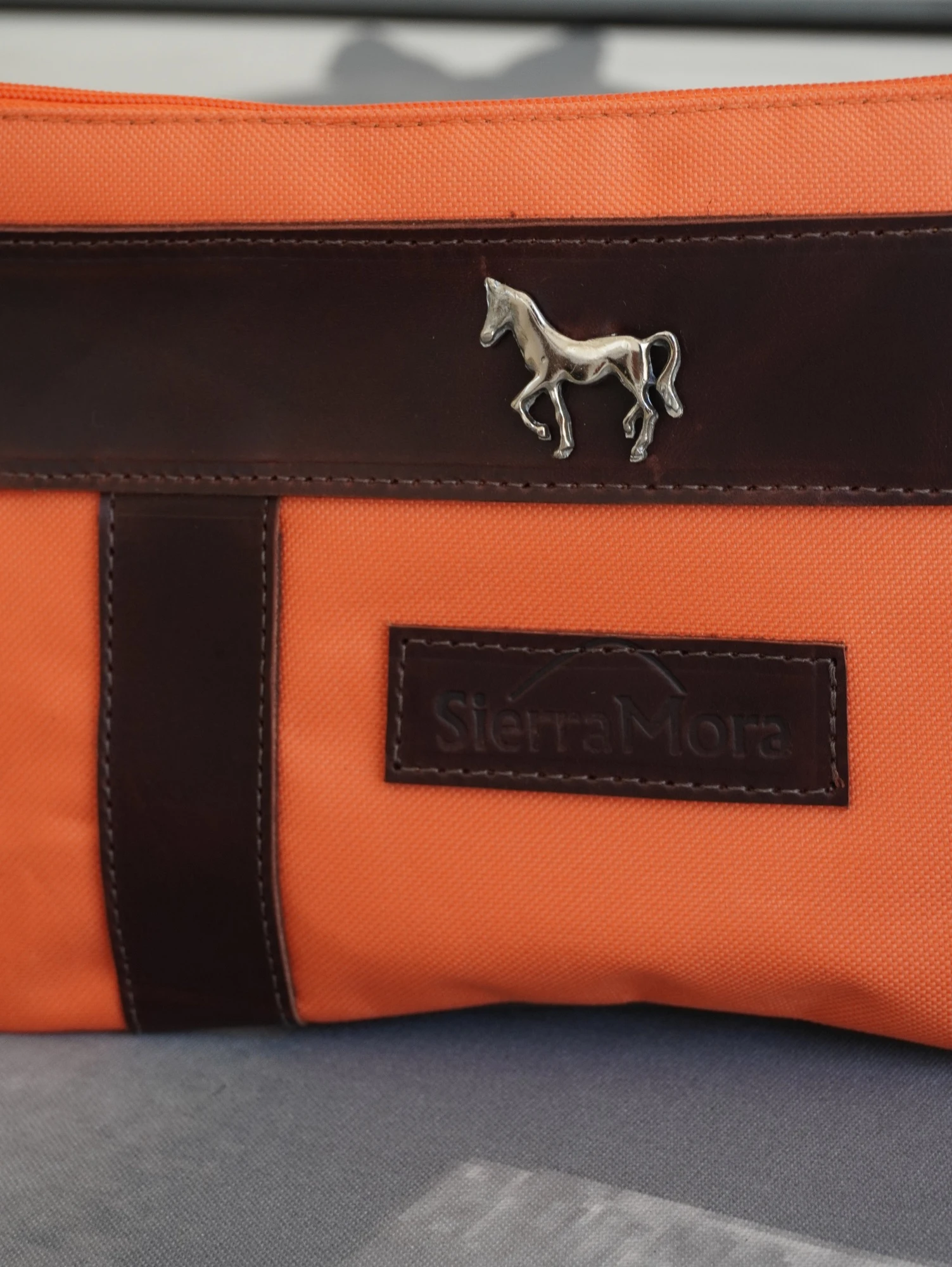 Sobre Cartuchera Mustang Chocolate