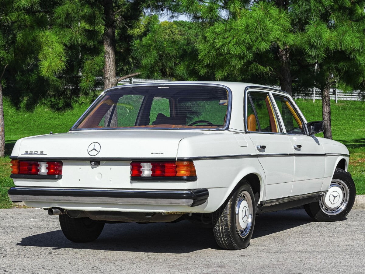 Mercedes-Benz 250S 4 puertas 2.5 1979 EXCELENTE ESTADO! Mercedes-Benz 250S 4 puertas 2.5 1979 EXCELENTE ESTADO!