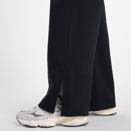 Pantalón New Balance de Dama - Track Pant - WP53501BK BLACK