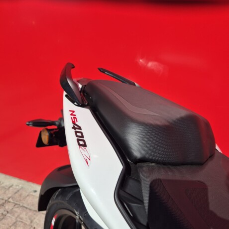 Bajaj Pulsar NS400 Blanco
