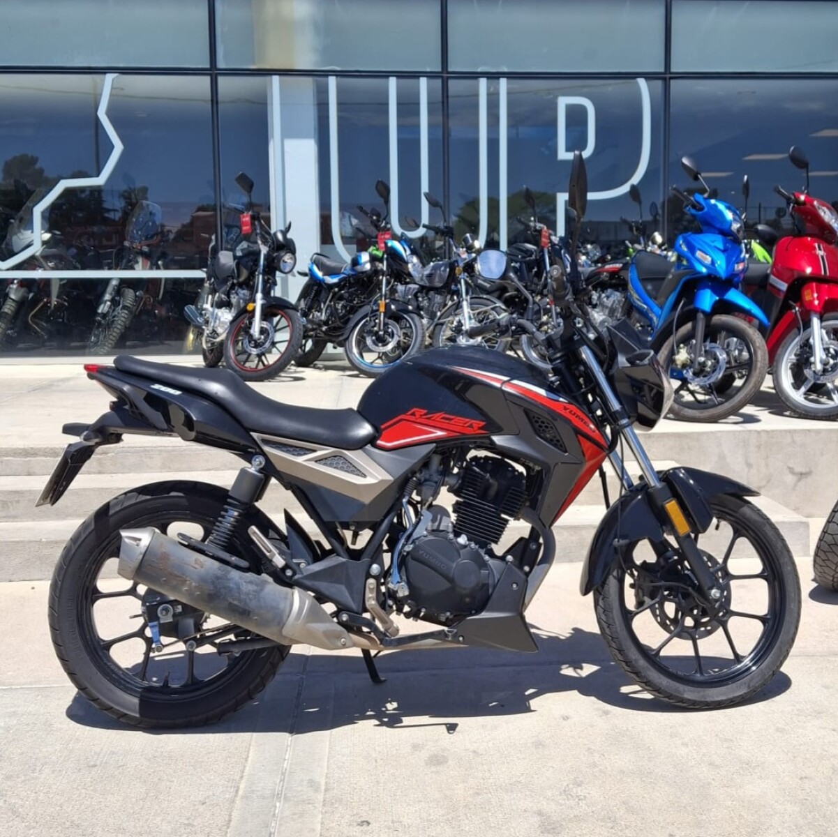 Yumbo Racer 200 Usada - Reserva 