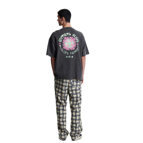 Remera Critical Slide Remains Negro