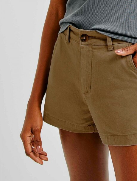 SHORT BÁSICO MODELO CHINO MARRÓN