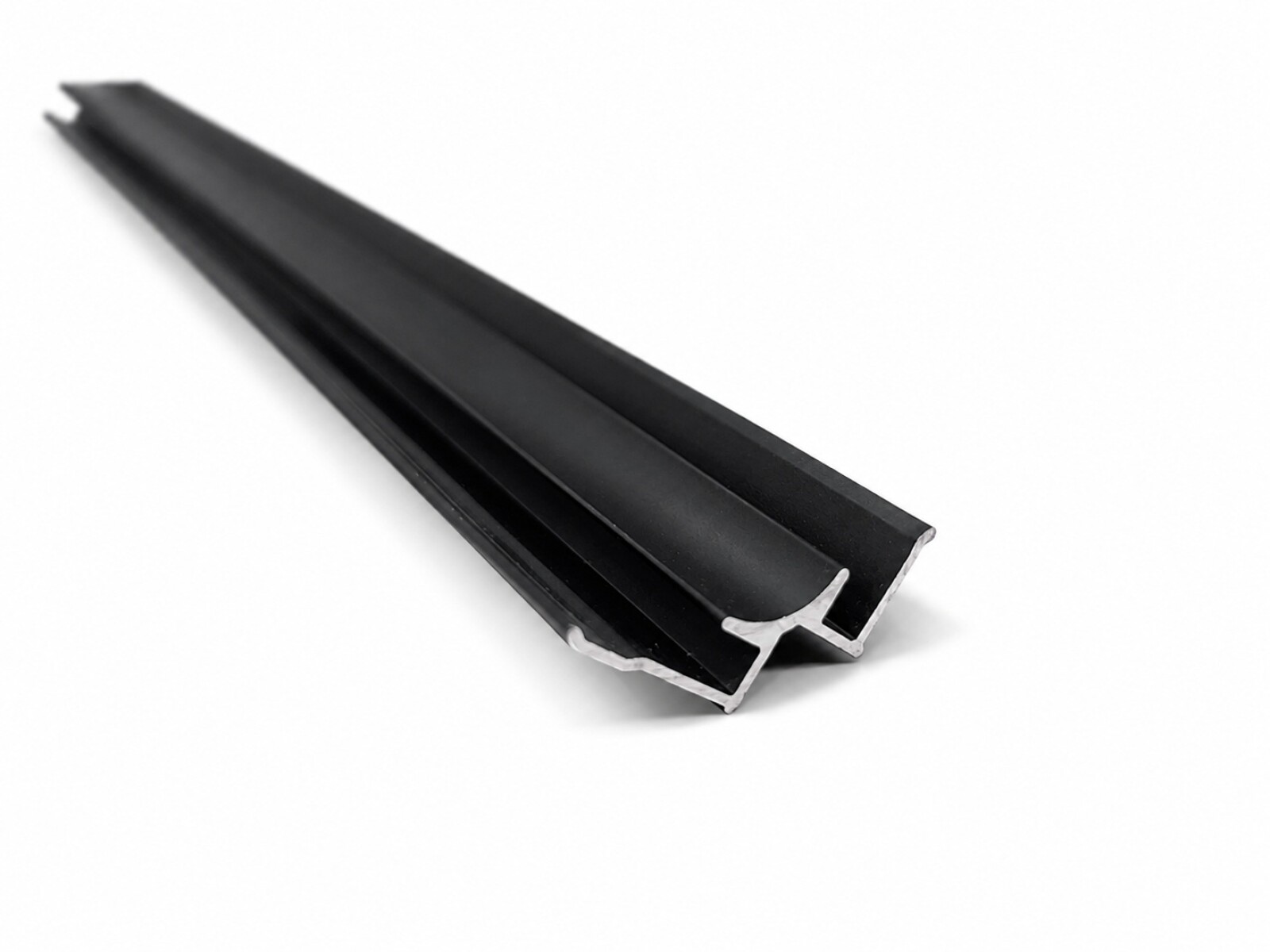 Perfil Para Placas de PVC Angulo Interior Negro Mate 3mm x 2.5mts 