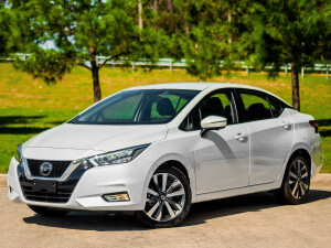 Nissan Versa 1.6 Exclusive CVT Ex Full | Permuta / Financia Nissan Versa 1.6 Exclusive CVT Ex Full | Permuta / Financia