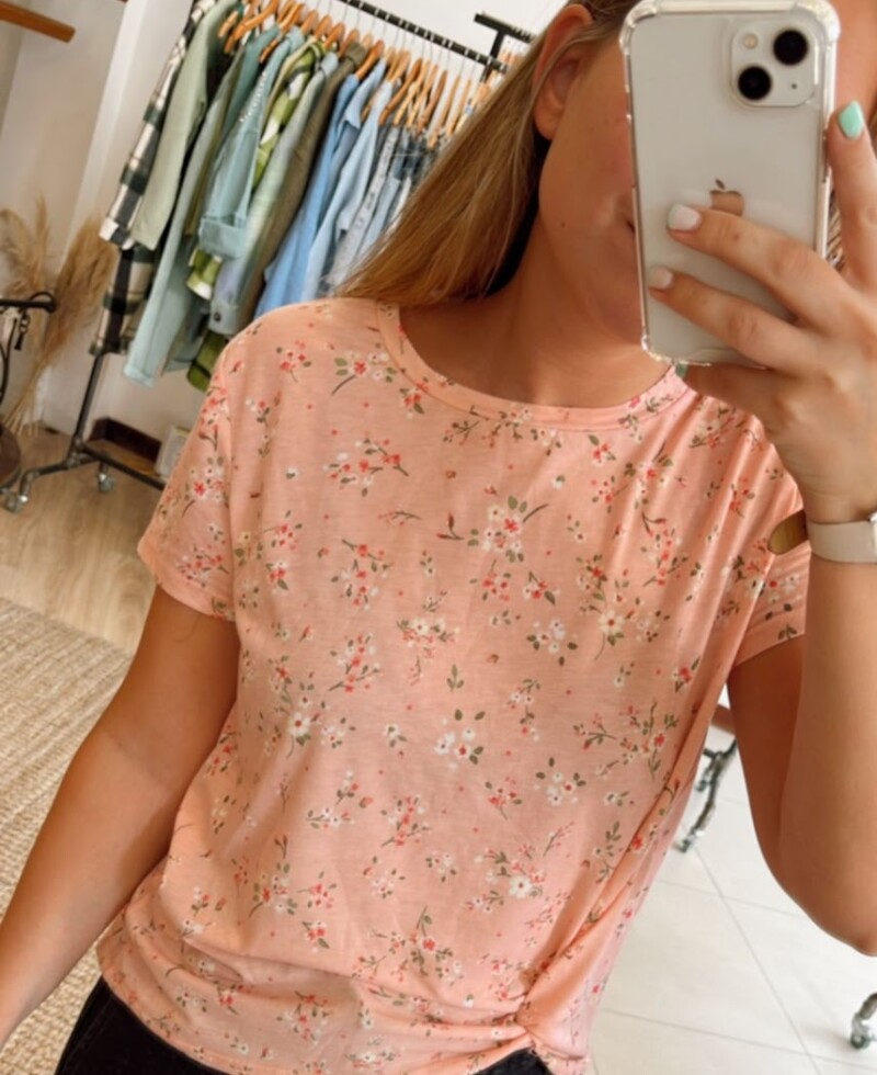 Remera flores Remera flores