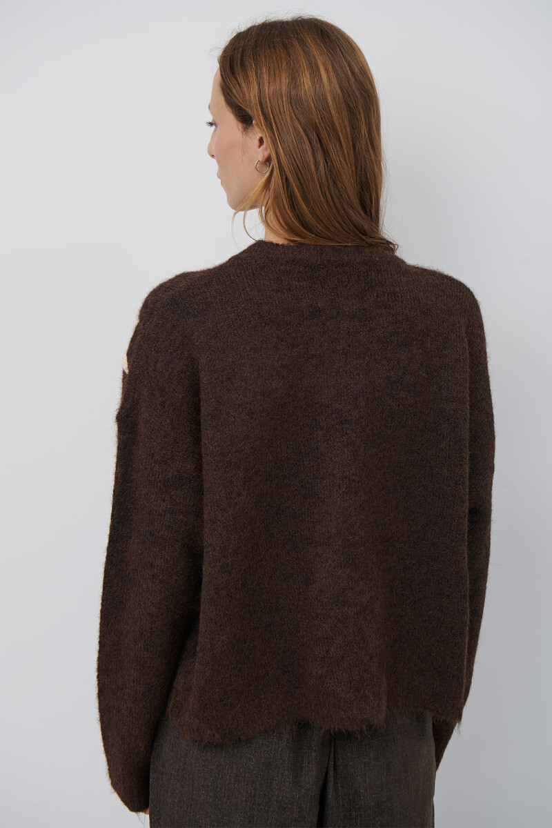 BUZO BORDADO FLOR MARRON