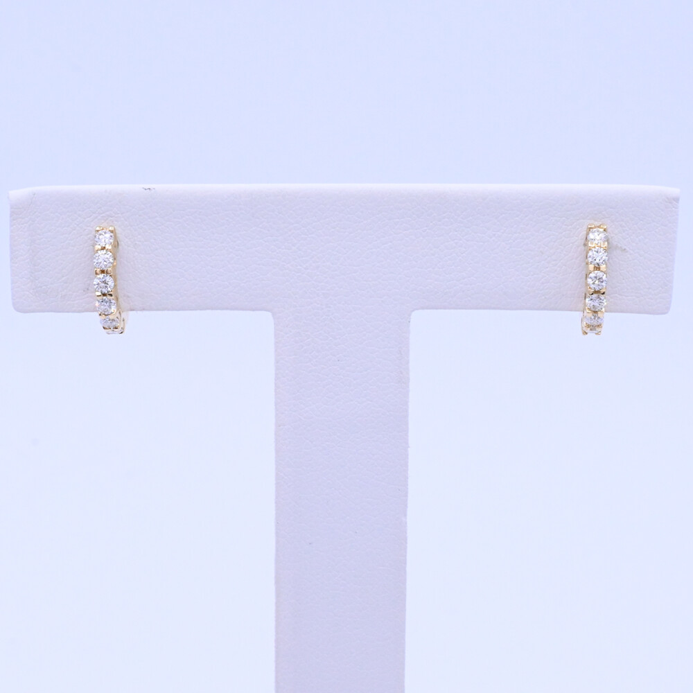 Aros oro 18k y brillantes. Aros oro 18k y brillantes.