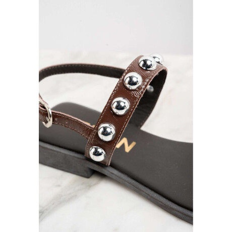 Sandalia Cuero Apliques Chocolate