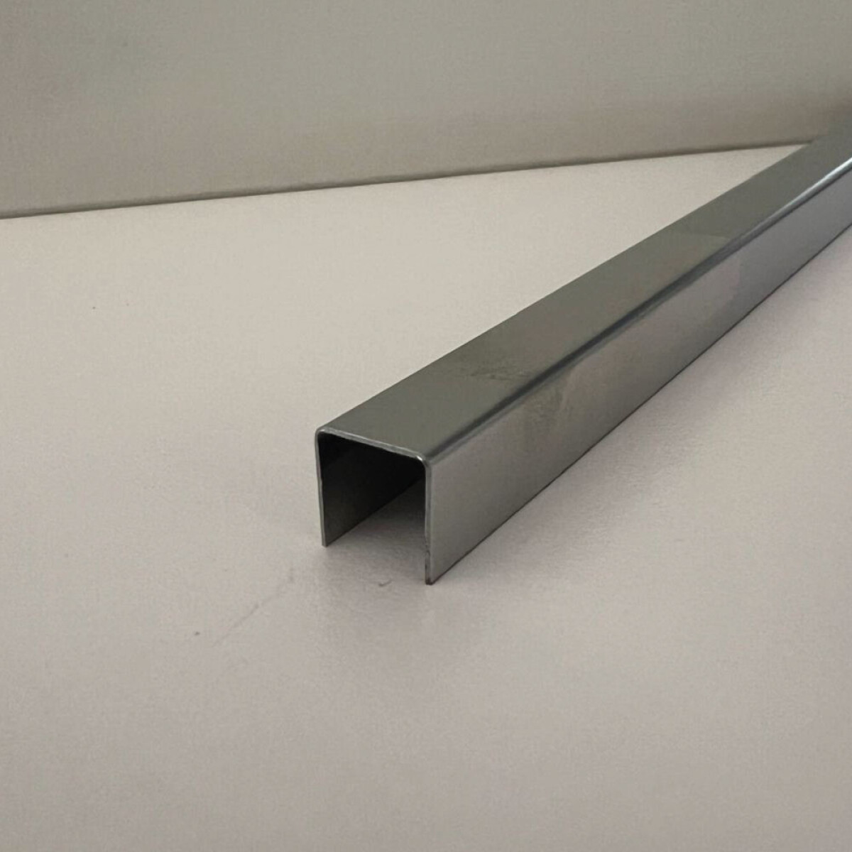 Listelo Royal de Acero Inoxidable Brillante 10 mm 