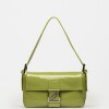 Cartera al hombro Signature en cuero charol Moss
