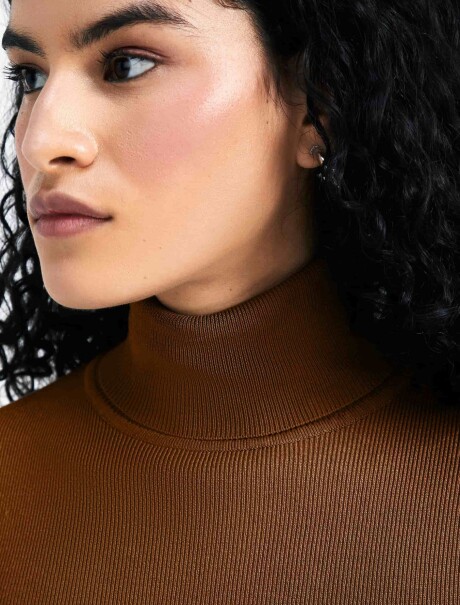 BLUSA MANGA LARGA CUELLO ALTO BLUSA ML FEM