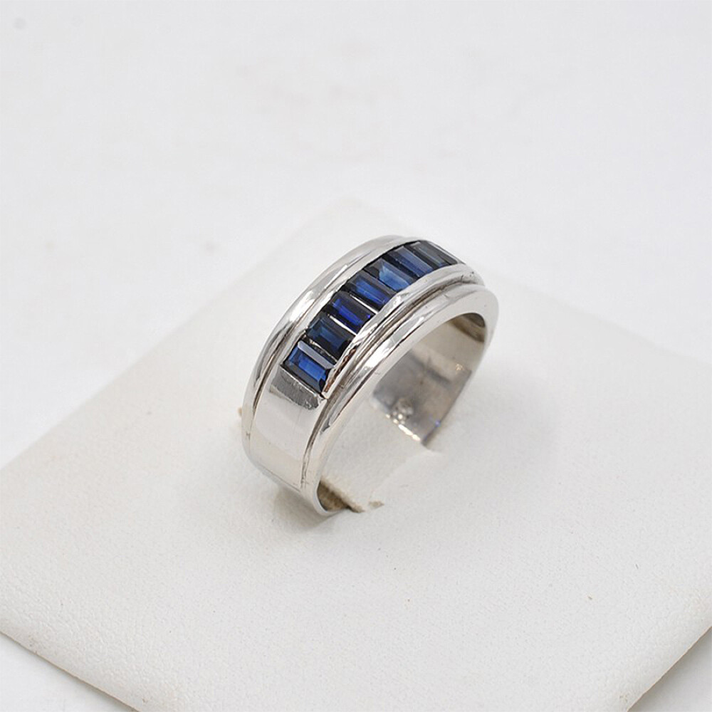 Anillo En Oro 18K Blanco Con Zafiros Anillo En Oro 18K Blanco Con Zafiros