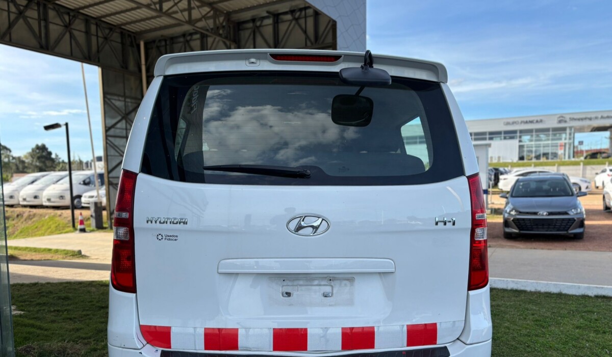 Hyundai H1 12Plz Minibus Diesel - 2014 Hyundai H1 12Plz Minibus Diesel - 2014