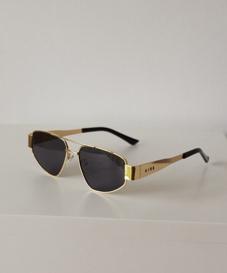 METAL TRIANGLE SUNNIES GOLD/BLACK