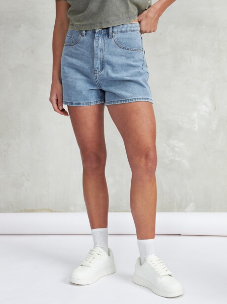 SHORT FEDE AZUL CLARO