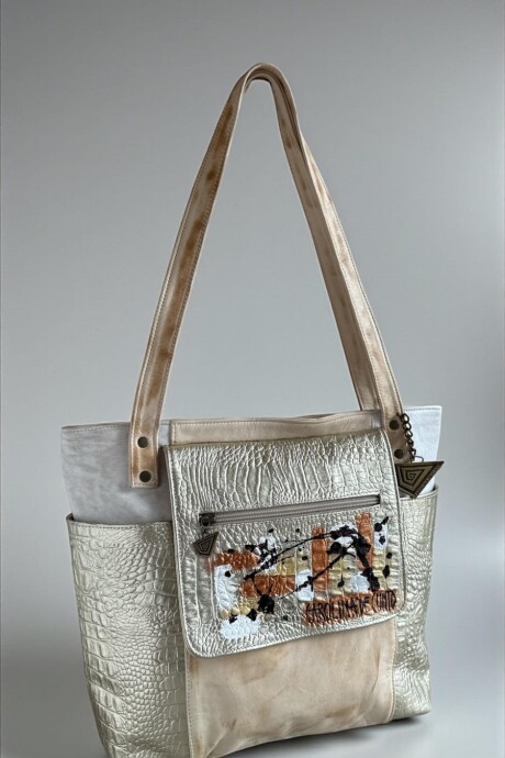 Cartera Nikki Con Arte Pintado A Mano Color Natu Y Dorado