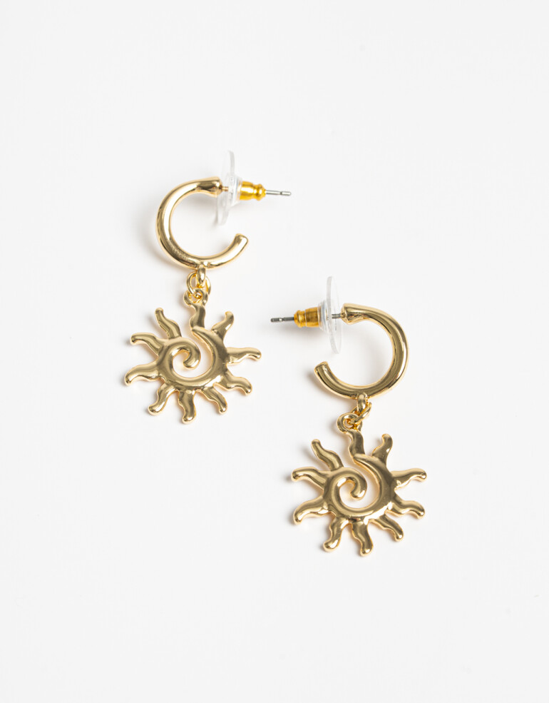 Aros Argollas Metal Argollas Con Dije De Sol Bañado En Oro - Dorado