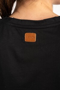 Remera Escote V Algodón Negro