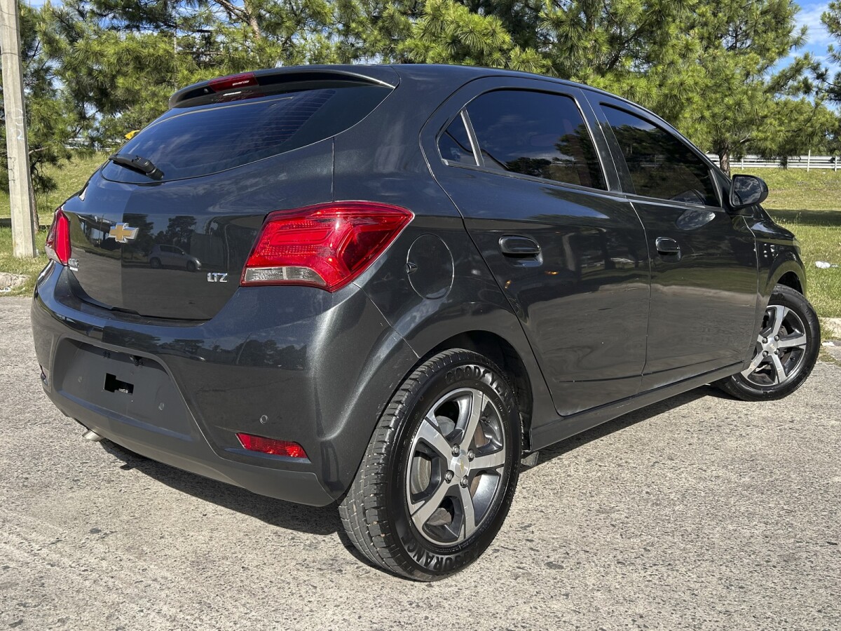Chevrolet Onix LTZ 1.4 EXCELENTE ESTADO! | Permuta/Financia Chevrolet Onix LTZ 1.4 EXCELENTE ESTADO! | Permuta/Financia