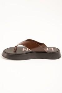 Sandalia Ojota Plataforma Chocolate