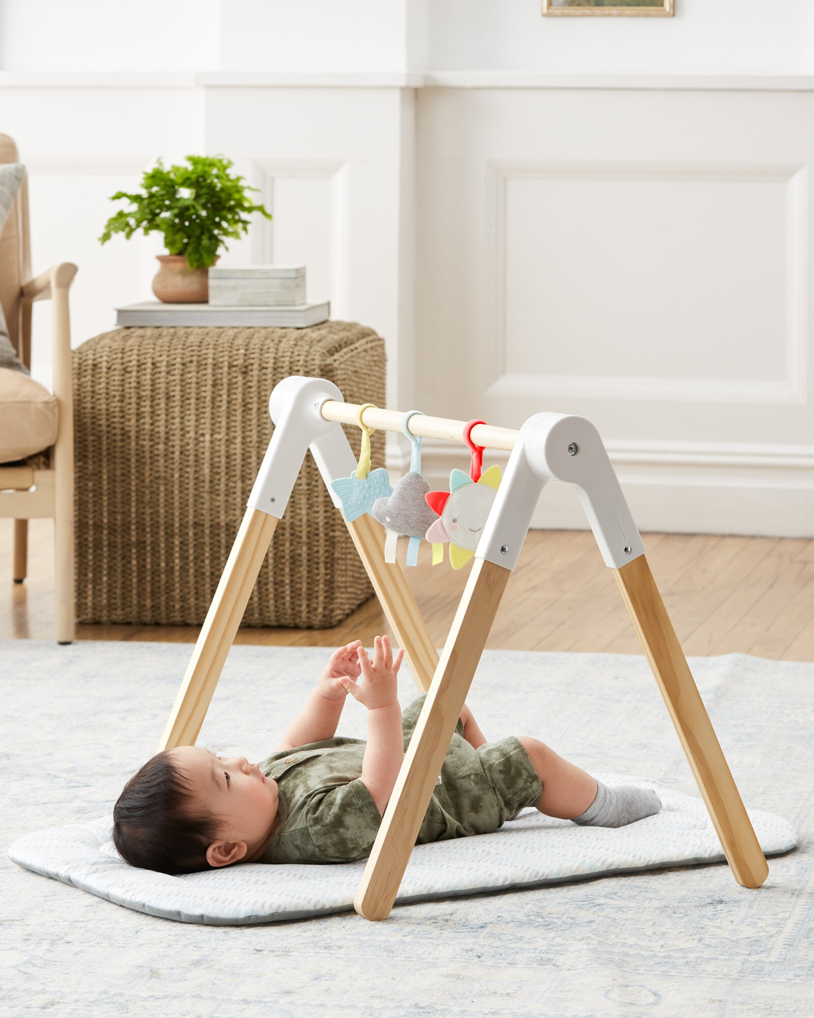 Gimnasio infantil en madera, diseño nube Gimnasio infantil en madera, diseño nube