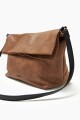 Bolso bandolera con solapa tostado
