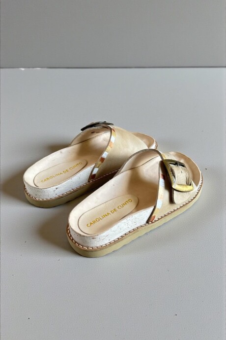 Sandalia KIRA Natural Línea Ottenta Con Arte Sandalia KIRA Natural Línea Ottenta Con Arte