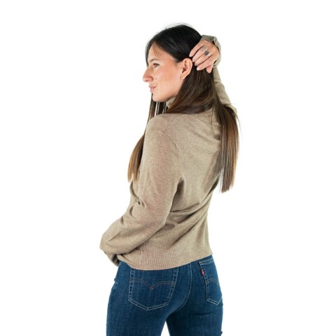 POLERA CON BOTONES GRIS