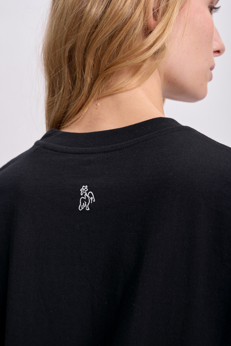 Remera básica estampa Ave Negro