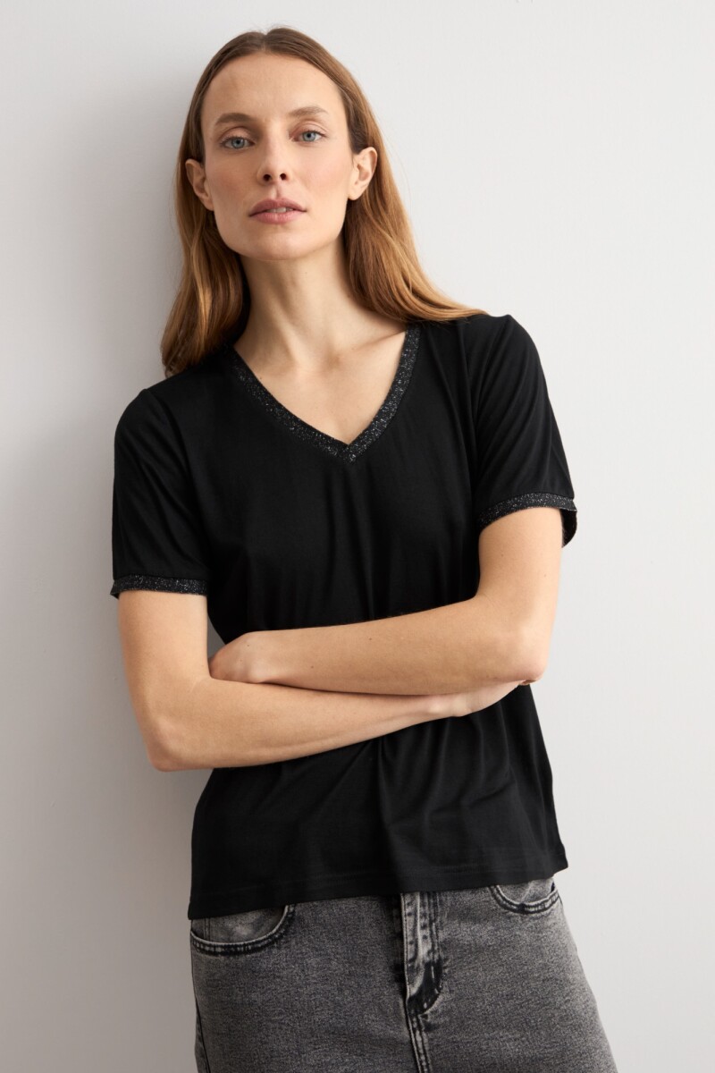 Remera detalle lurex negro