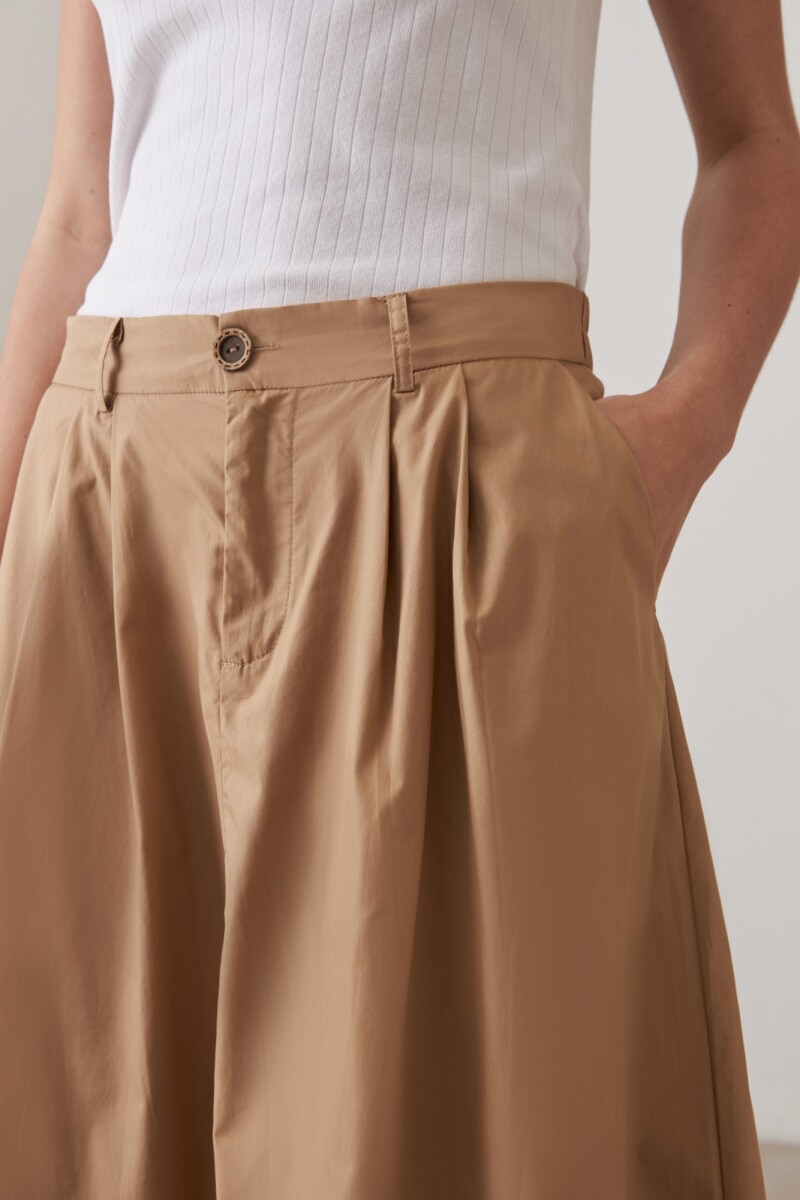 Falda midi con pinzas tostado