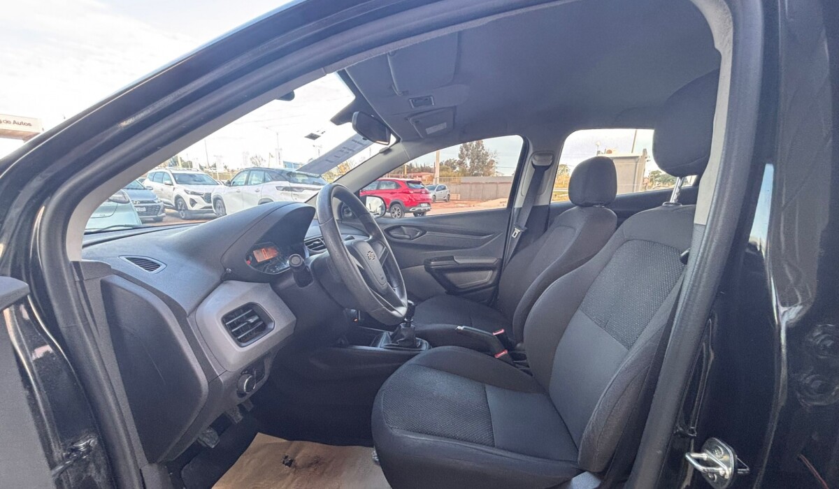 Chevrolet Onix Joy LT - 2018 Chevrolet Onix Joy LT - 2018